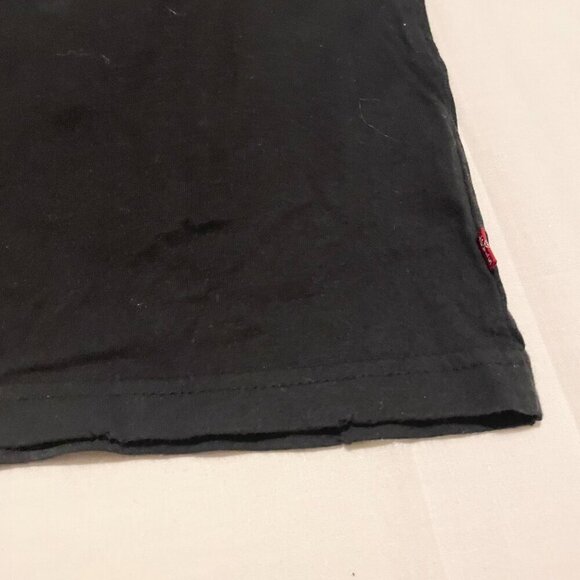 Levis Distressed Relaxed Fit Tshirt Mens Size Medium Shirt - Picture 11 of 16